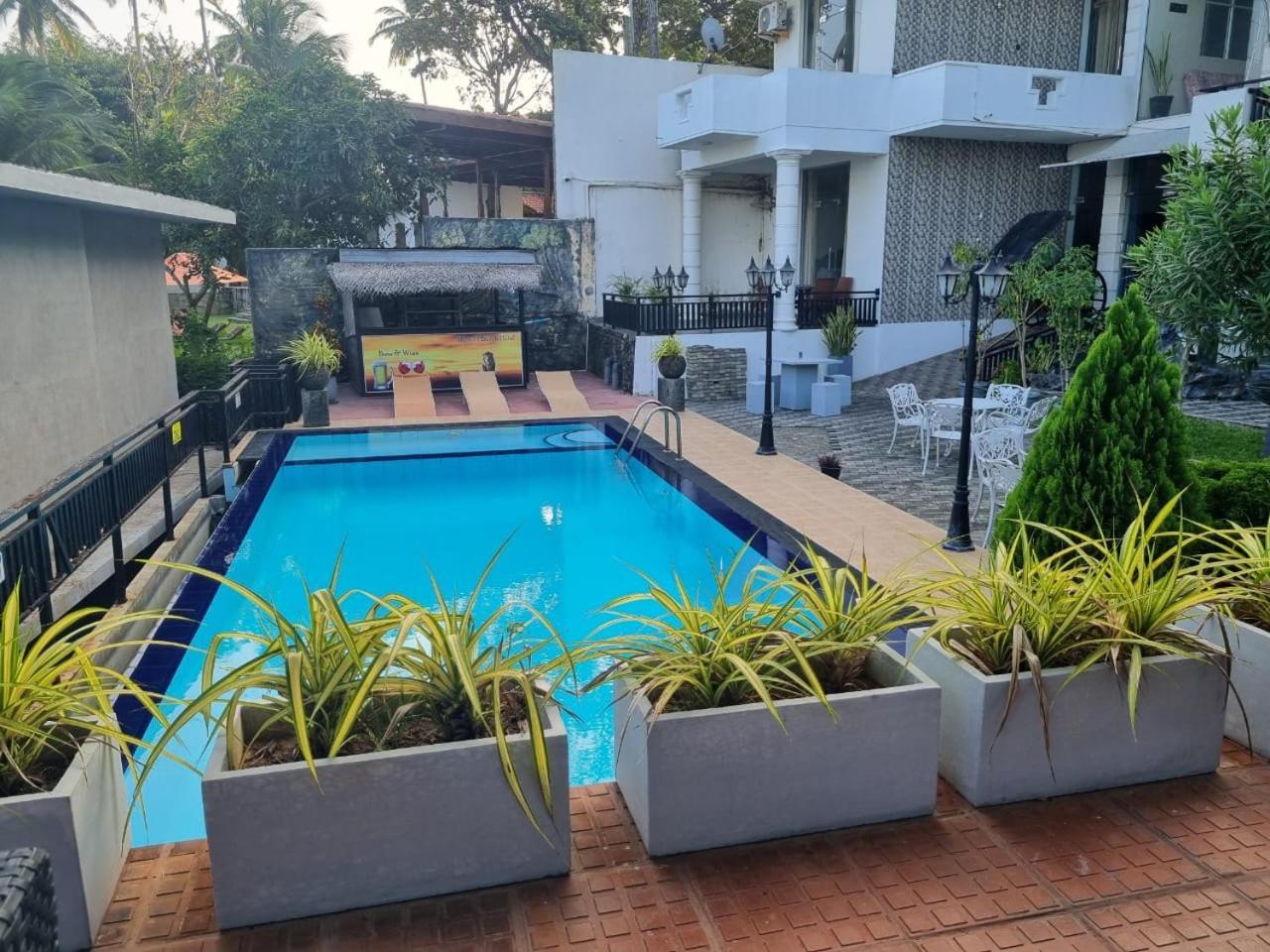 Queens Beach Hotel Tangalle Exterior foto