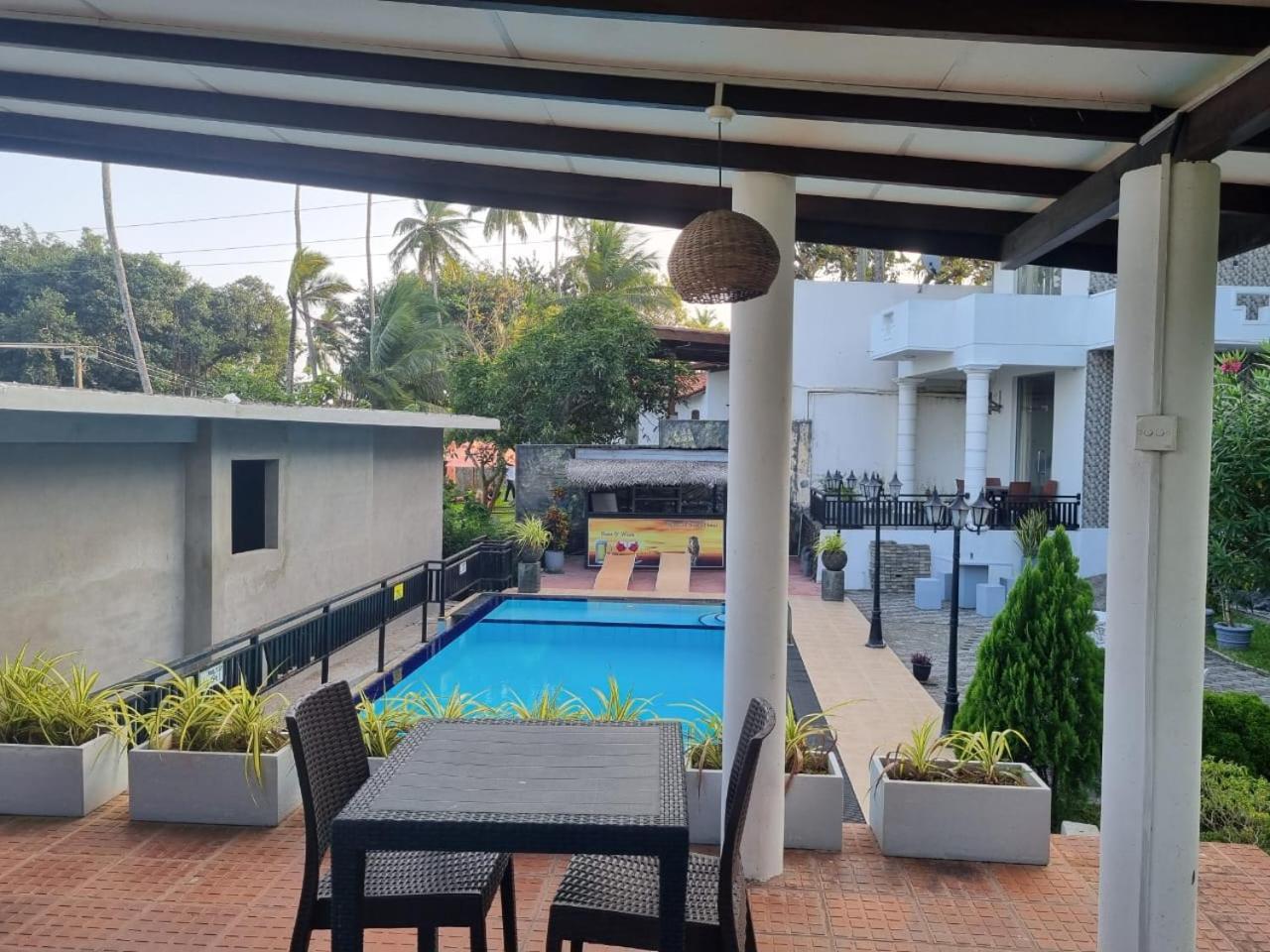 Queens Beach Hotel Tangalle Exterior foto