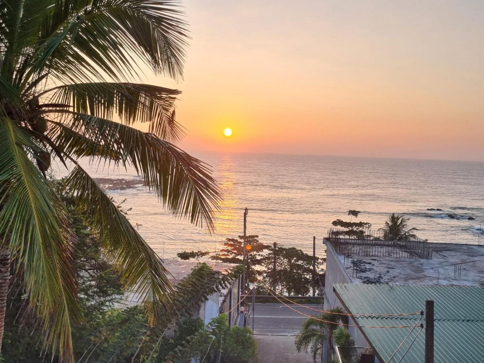 Queens Beach Hotel Tangalle Exterior foto