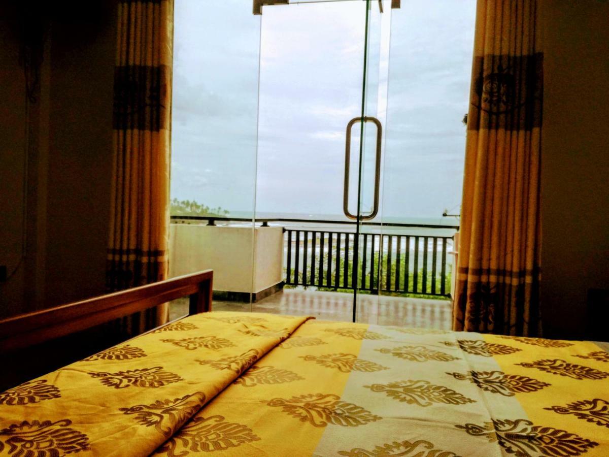 Queens Beach Hotel Tangalle Exterior foto